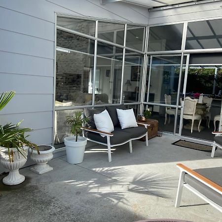 نابيير Maison Blue - Chic Inner City Townhouse المظهر الخارجي الصورة