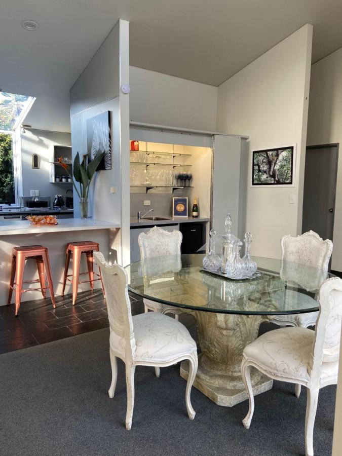 نابيير Maison Blue - Chic Inner City Townhouse المظهر الخارجي الصورة