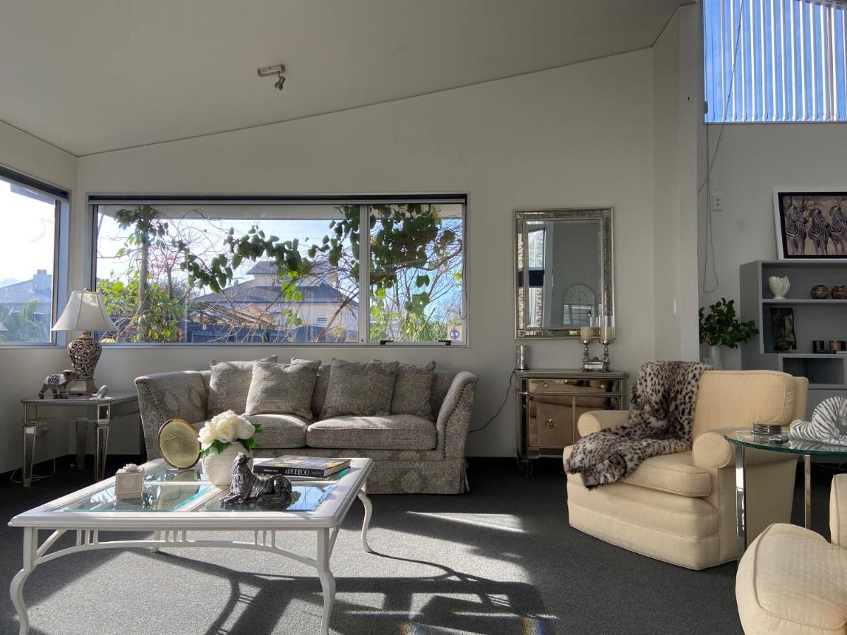 نابيير Maison Blue - Chic Inner City Townhouse المظهر الخارجي الصورة