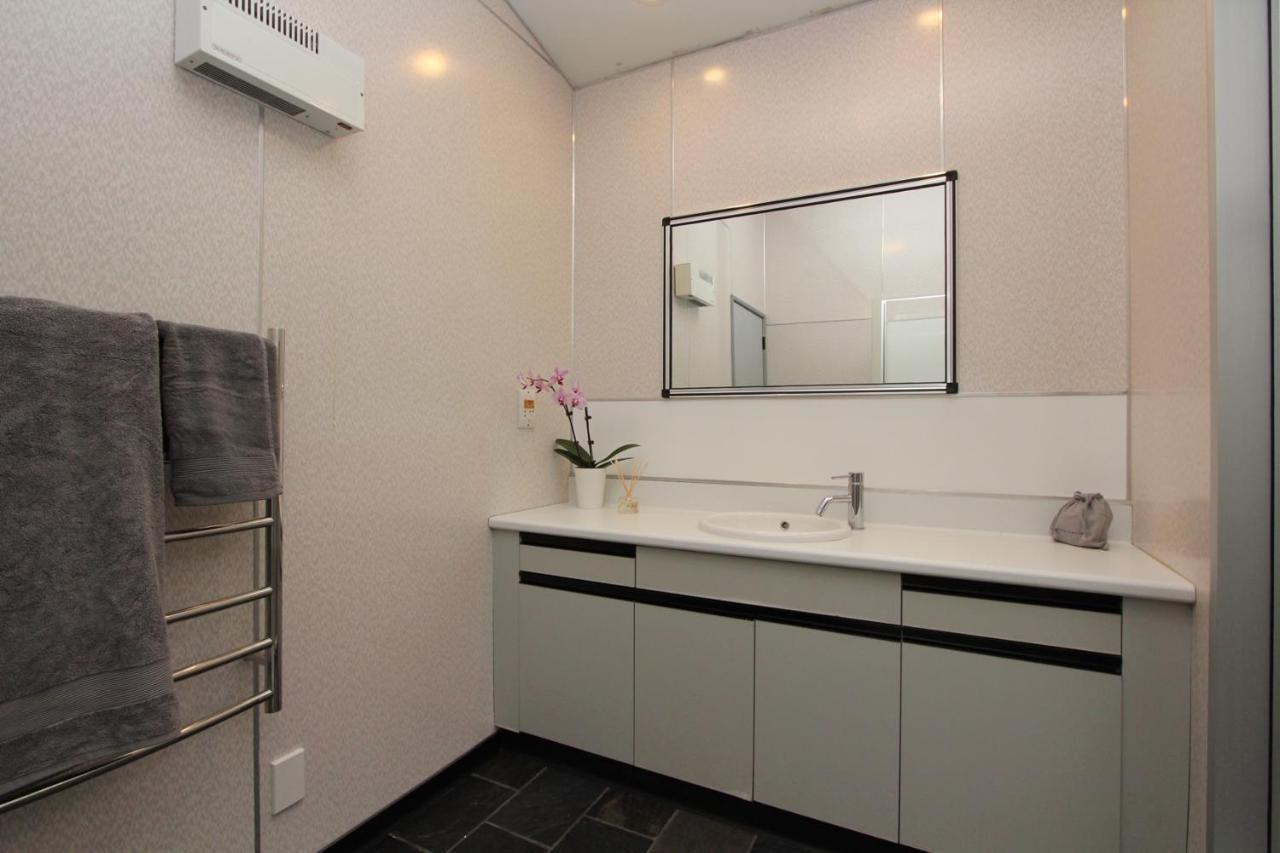 نابيير Maison Blue - Chic Inner City Townhouse المظهر الخارجي الصورة